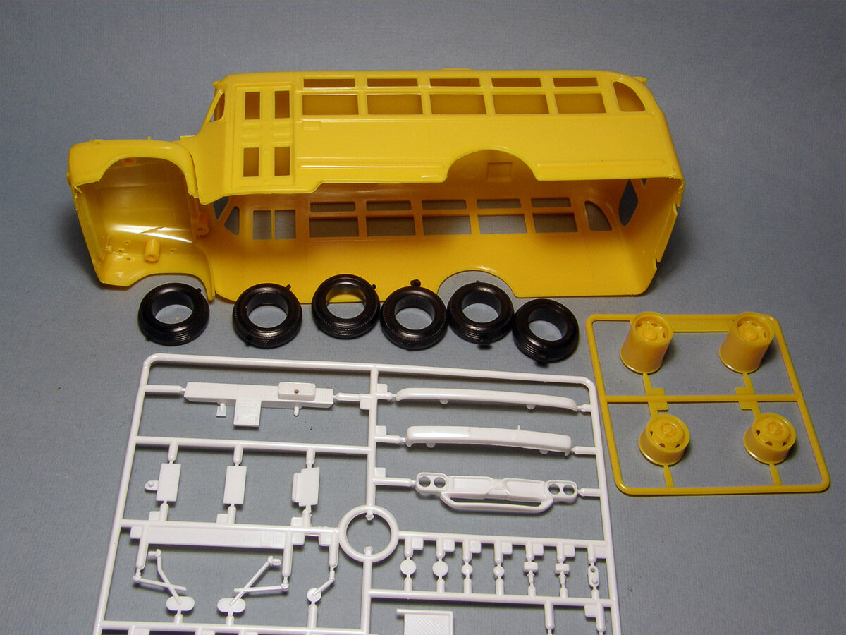 "Игрушечность" набора вам только на руку - всё уже готово, остаётся сосредоточиться на реализации замысла. 