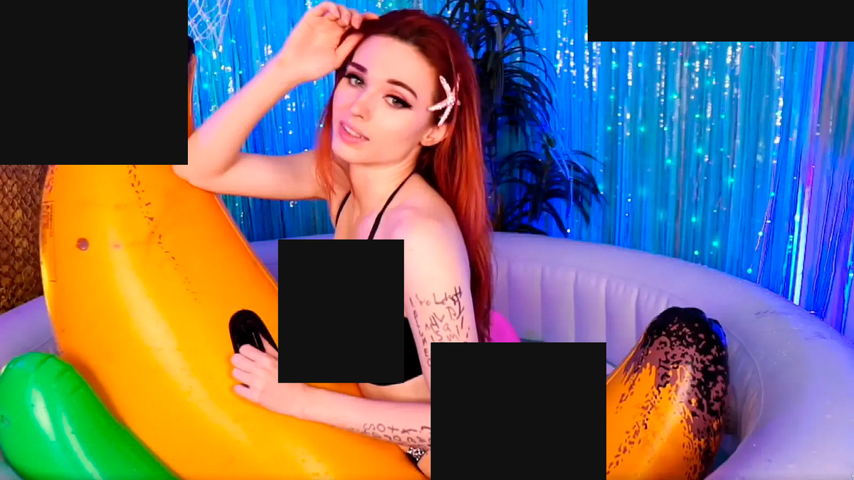 Вот одна из представительниц данной категории. Откровенные места пришлось вырезать...