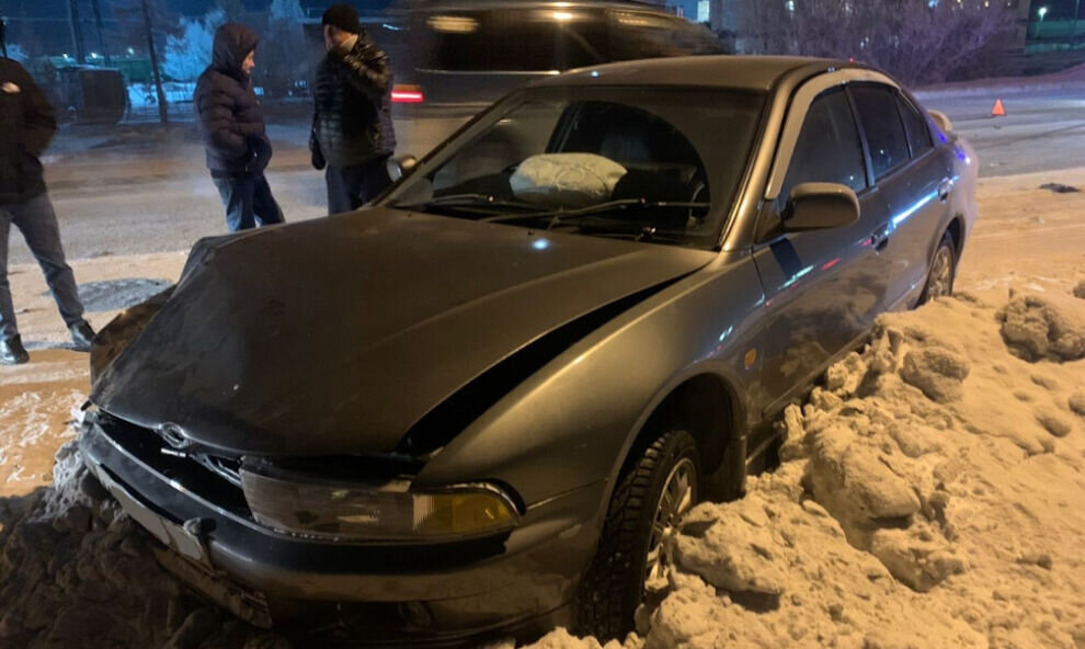    В Ноябрьске в лобовом столкновении двух авто пострадала женщина
