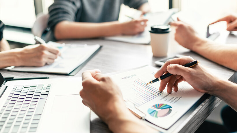    Работа с документами © Adobe Stock