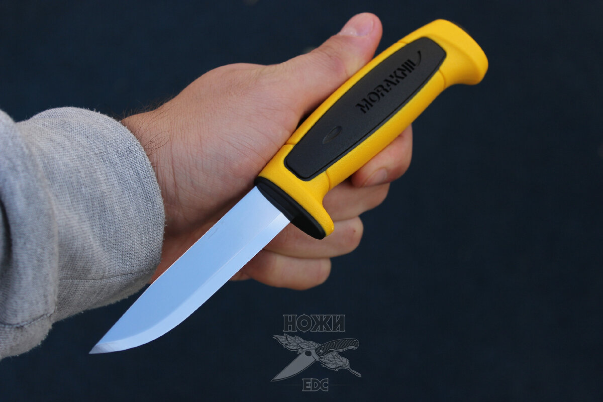 Нож Mora Basic 546. Несколько знакомых активно пользовались этим ножом при ремонтах и отзывались очень положительно.