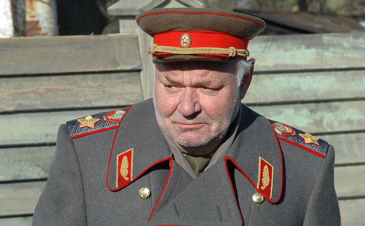 Она вошла в его жизнь легко и естественно. Ей было 38, ему за 50, когда они встретились, и больше не расставались3