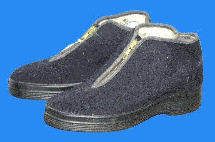 Сейчас смотрю на фото «прощаек» и понимаю, что дизайн у них вовсе не убогий. Он лаконичный и функциональней. Есть в них что-то подкупающее, помимо цены. Вот только качество, как всегда, подкачало