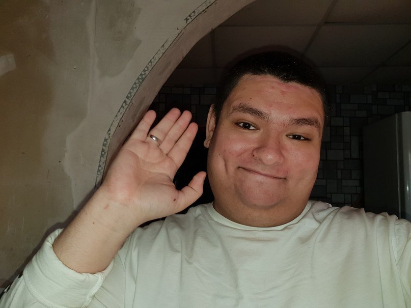 100biografiy.ru теперь на ваши донаты у него кафе. О нем позднее.