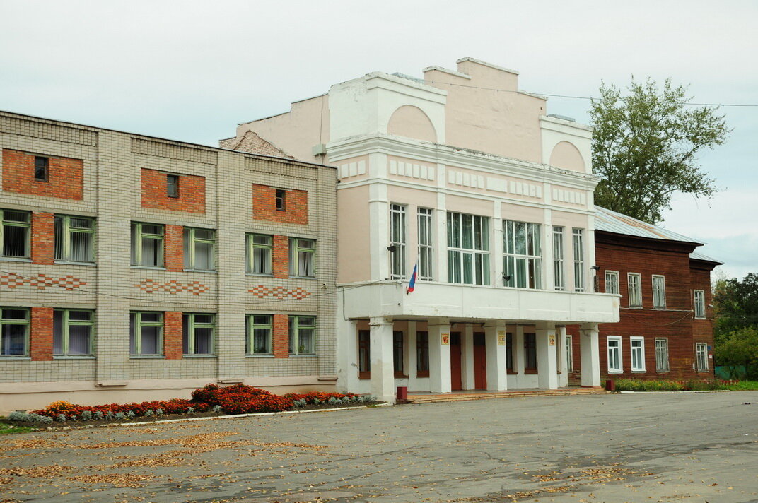 Сокол волог. ДК Сокольский Сокол Вологодская область. Сокол город в Вологодской. Школа искусств город Сокол Вологодская область. ДК Сухонский Сокол Вологодская область.