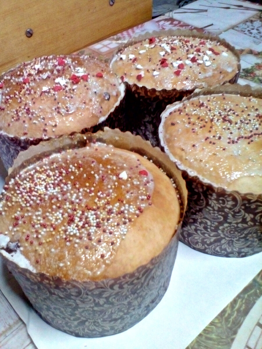 фото автора , куличи тоже созданные автором 