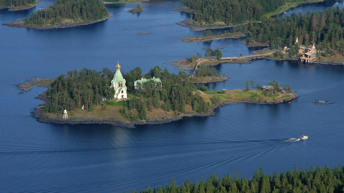 остров с церковью