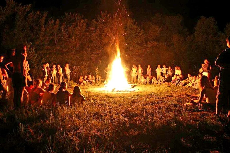 Песни под гитару...