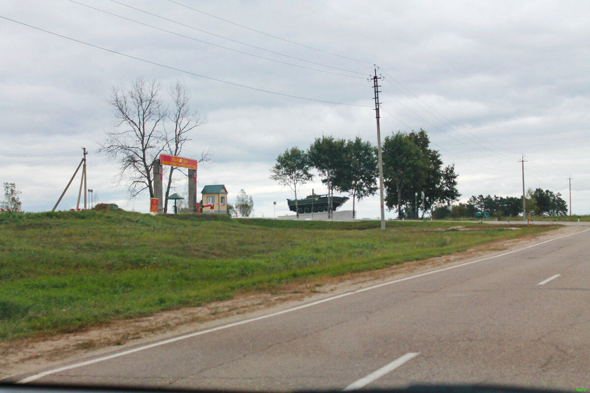 Въезд на полигон ДВИ - слева