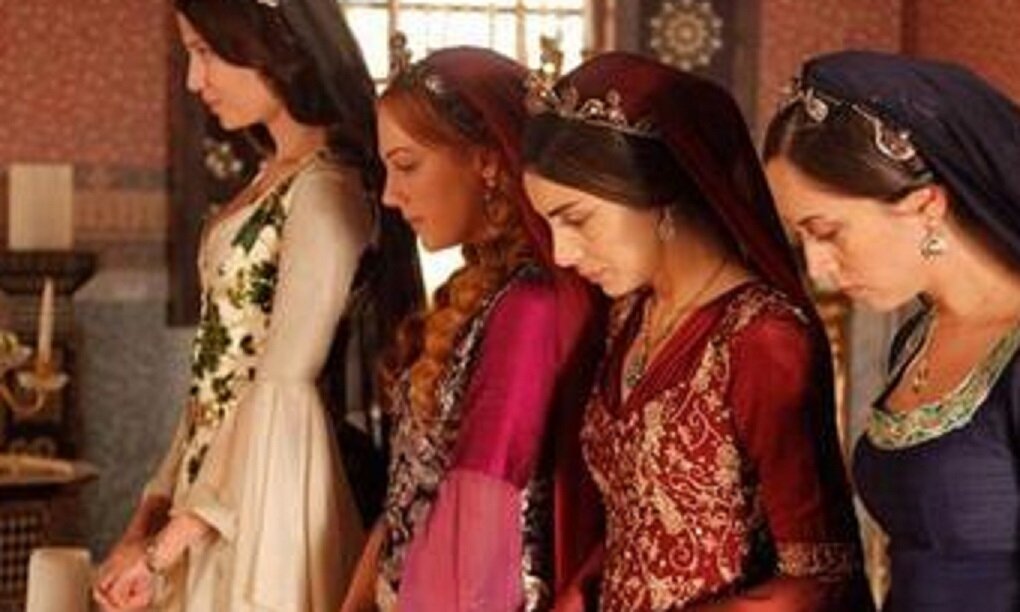 Кадр из сериала "Великолепный век"