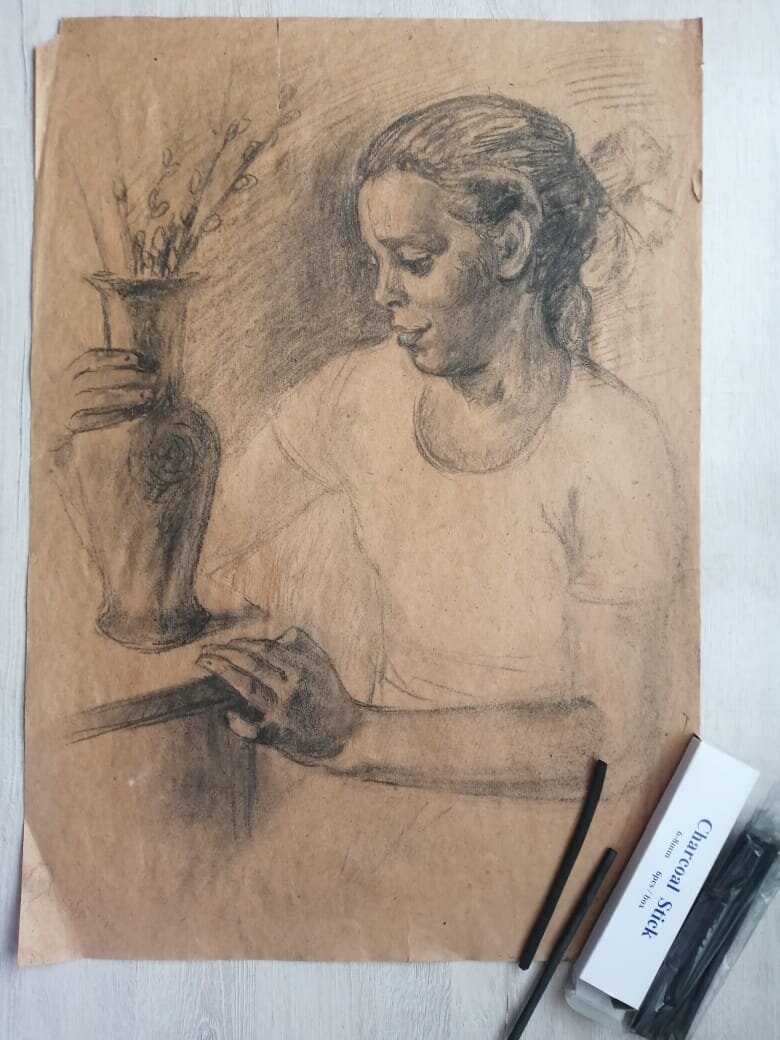 Это мой "древний" набросок углем, формат А2. Девочка Вера.