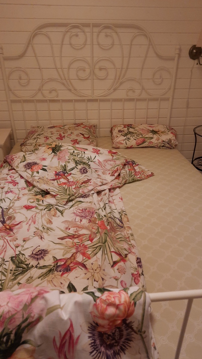 Это спальня на даче 