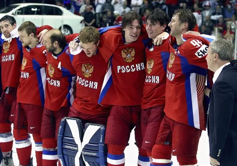 Хоккеисты 2008. ЧМ 2008 Ковальчук. Сборная России по хоккею на ЧМ 2008. Ковальчук Квебек 2008. Сборная России 2008 года хоккей.