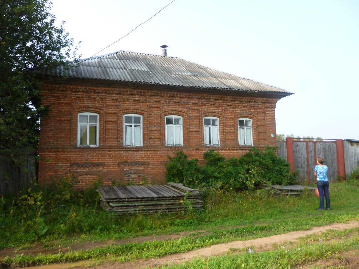 Своеобразный памятник нашему деду! Дом в деревне Нижняя Норка, построенный в 1896г. Стоит  125 лет, как новый.