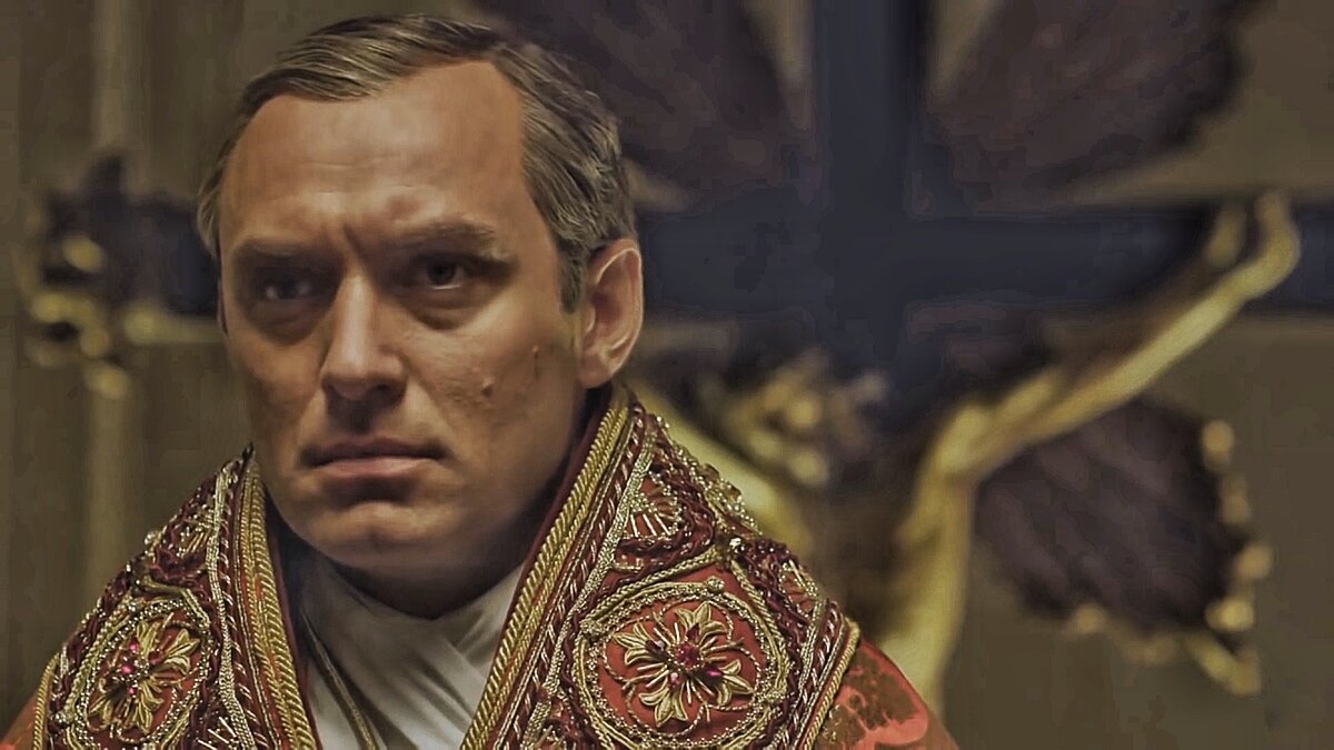 кадр из сериала "Молодой Папа"