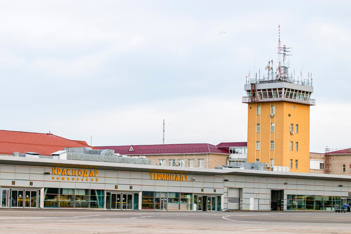 Погода аэропорт пашковский. Аэропорт Краснодар. Международный аэропорт Краснодар имени Екатерины II. Аэропорт Краснодар фото. Аэропорт Краснодар СССР.