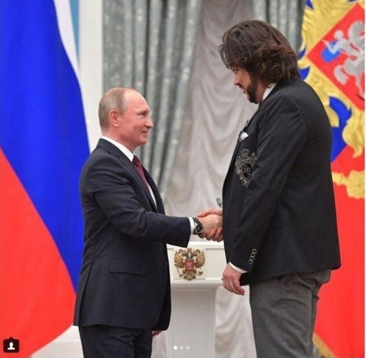 Киркоров на награждении - Источник - Яндекс-картинки