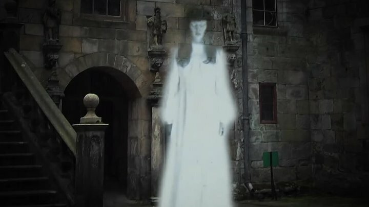 Призраки в качестве 720. Призрак серой леди Шотландия. Замок Глэмис призраки. Несвижский замок призрак.