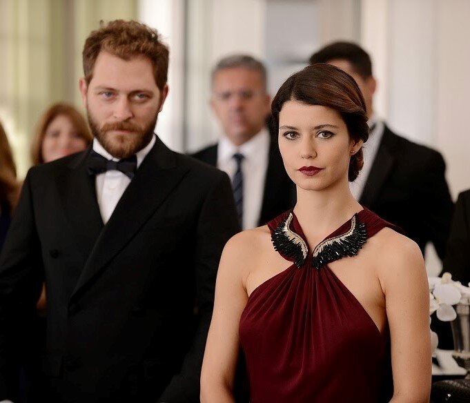 Скрин кадра сериала "Месть"/Intikam 