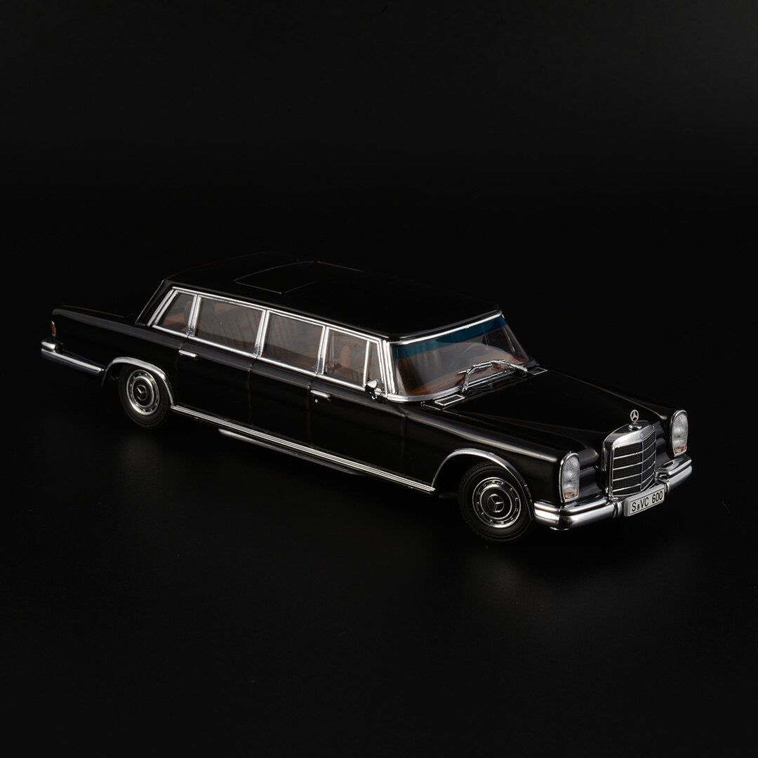 Mercedes-Benz 600 Pullman W100 • AUTOart