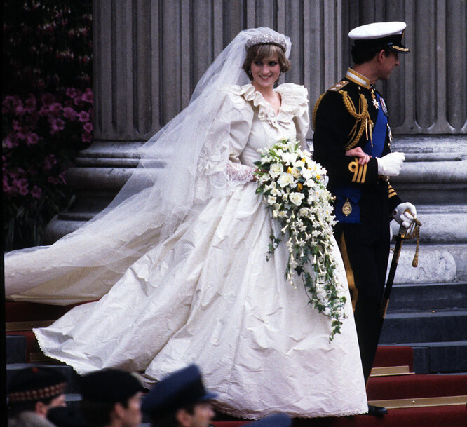 Леди Ди навсегда вписала свое имя в историю британской монархии. Диана Спенсер (Diana Spencer) стала народной принцессой.-2