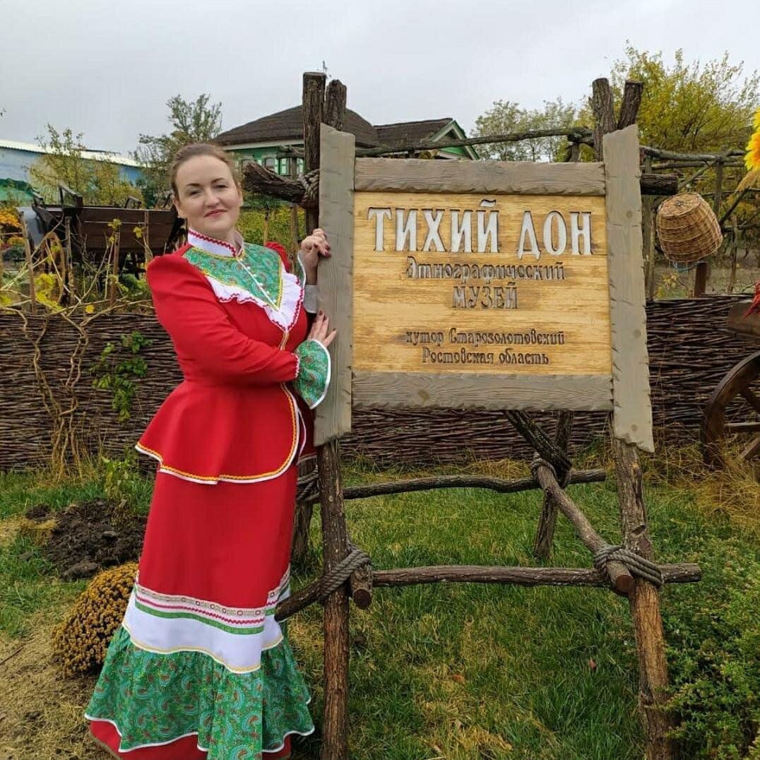 Ангелина прекрасно рассказывает про быт и обычаи казаков!) 