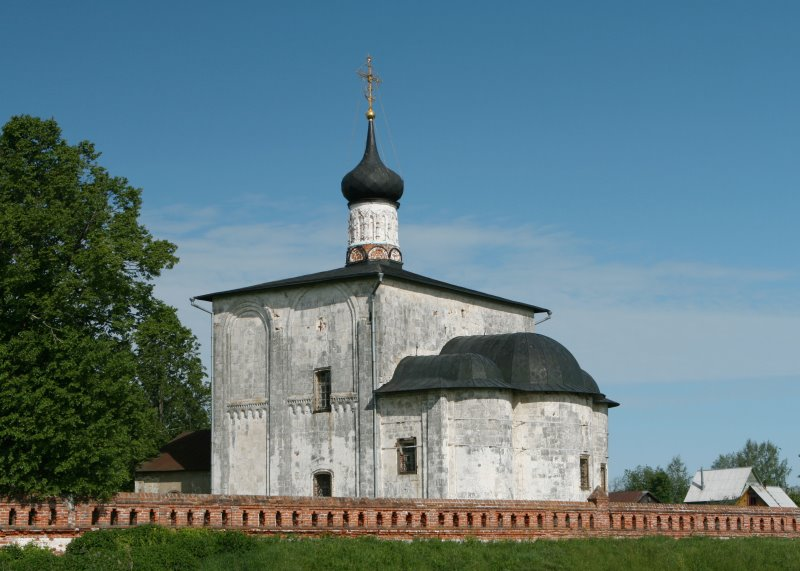 Памятник древнерусского зодчества суздаль