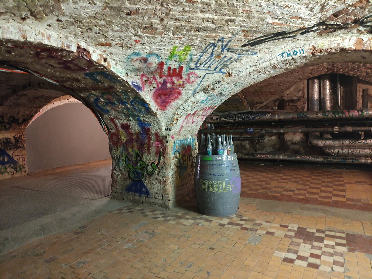 Примечательны и внутренние интерьеры бывшего "Винзавода"