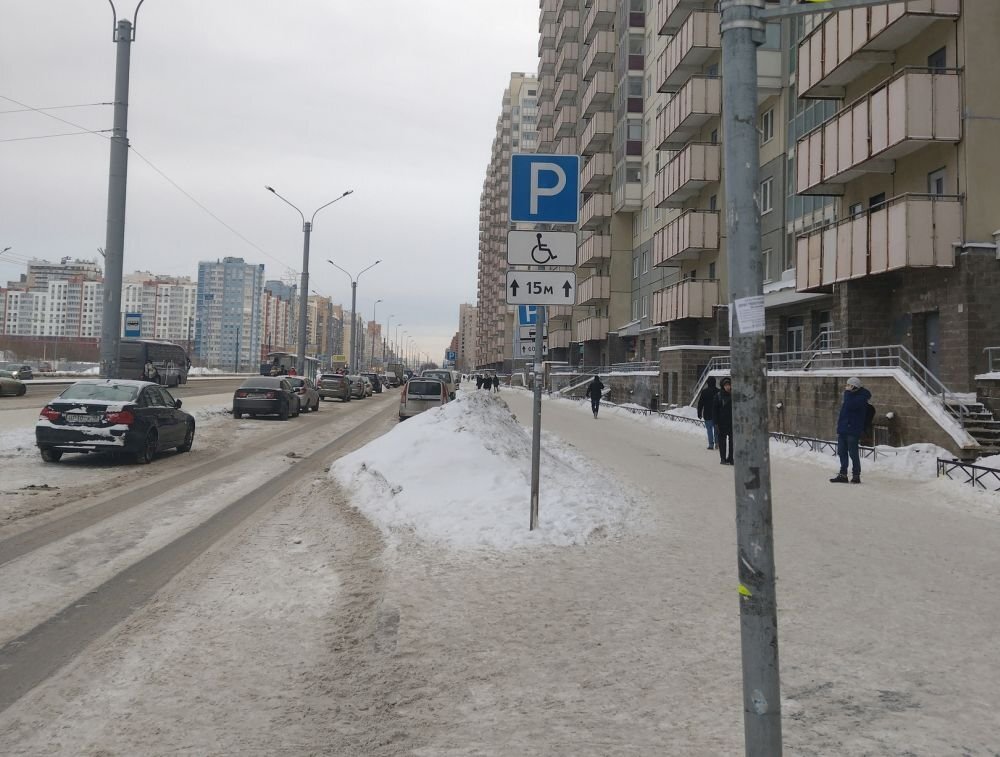 Работа коммунальных служб Санкт-Петербурга. Источник: https://vk.com/wall-157028191_37884