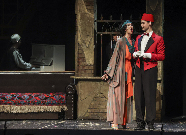 Ольга Бузова в спектакле “Чудесный грузин”