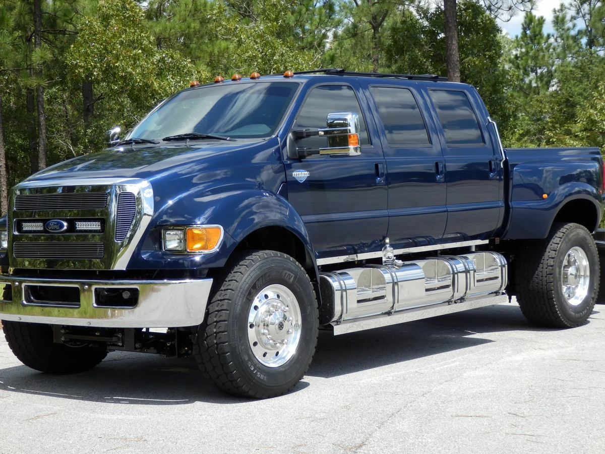 Легко машина большая. Ford f650. Форд ф 650. Форд f 650 Раптор. Ford f650 и f150.