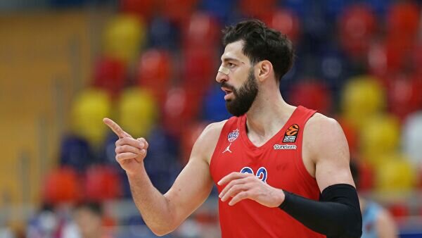    Игрок ПБК ЦСКА Торнике Шенгелия в матче регулярного чемпионата мужской баскетбольной Евролиги сезона 2021/2022 между ПБК ЦСКА (Россия, Москва) и БК "Зенит" (Россия, Санкт-Петербург).© РИА Новости / Михаил Сербин