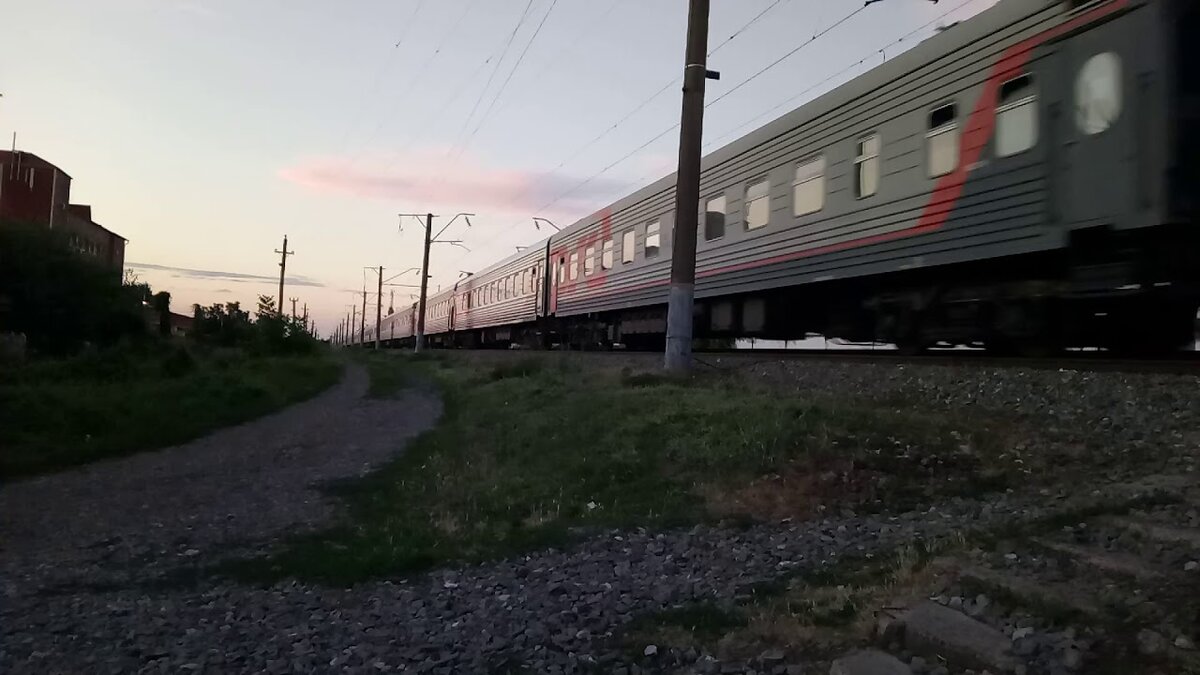 Поезд из Ростовской области следует в Чеченскую республику.