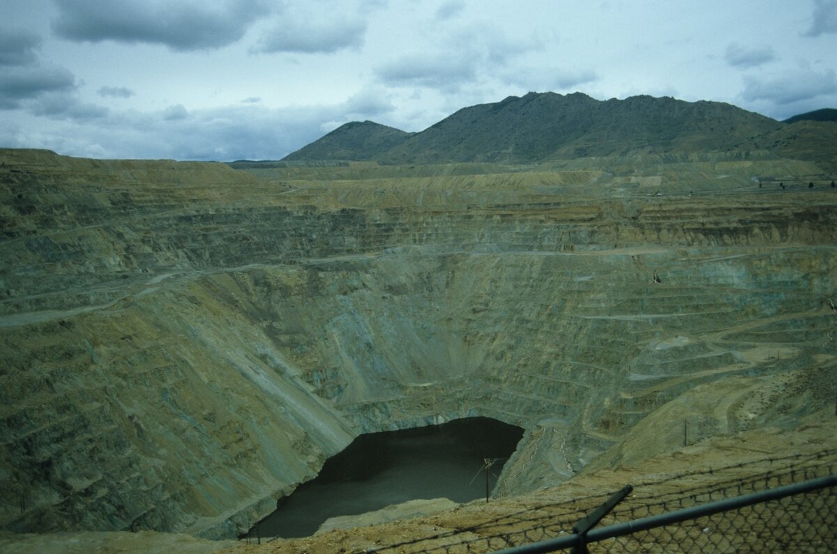 Озеро Беркли-Пит в 1984 году/ © commons.wikimedia.org