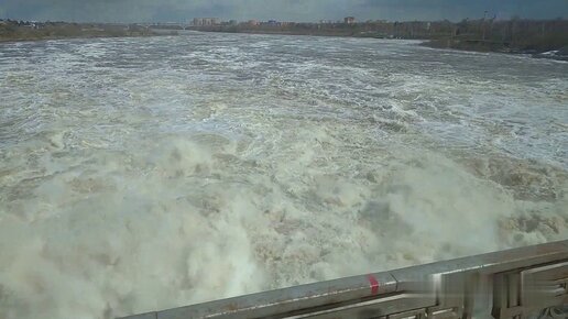 Сброс водохранилища. Водохранилище. Водохранилище в Москве. Сброс воды на ГЭС. Московское море.