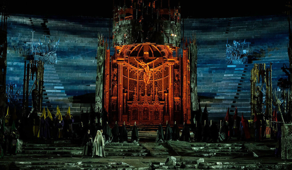    Фото: nizhny-novgorod.theatrehd.com/ru/films/arena-di-verona-il-trovatore Анастасия Прибутковская