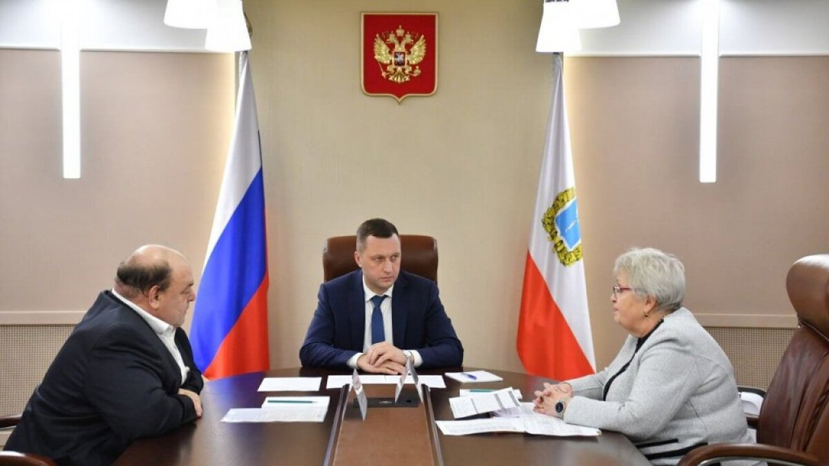    Глава саратовского Минздрава Олег Костин доложил губернатору об израсходовании всей вакцины от гриппаНовости Саратова и области – Сетевое издание «Репортер64»