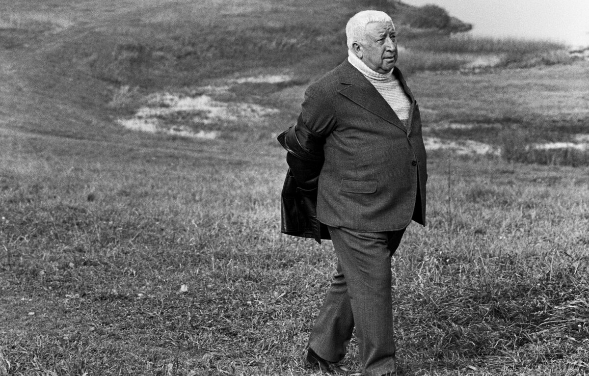    Расул Гамзатов  Юрий Белинский/ ТАСС