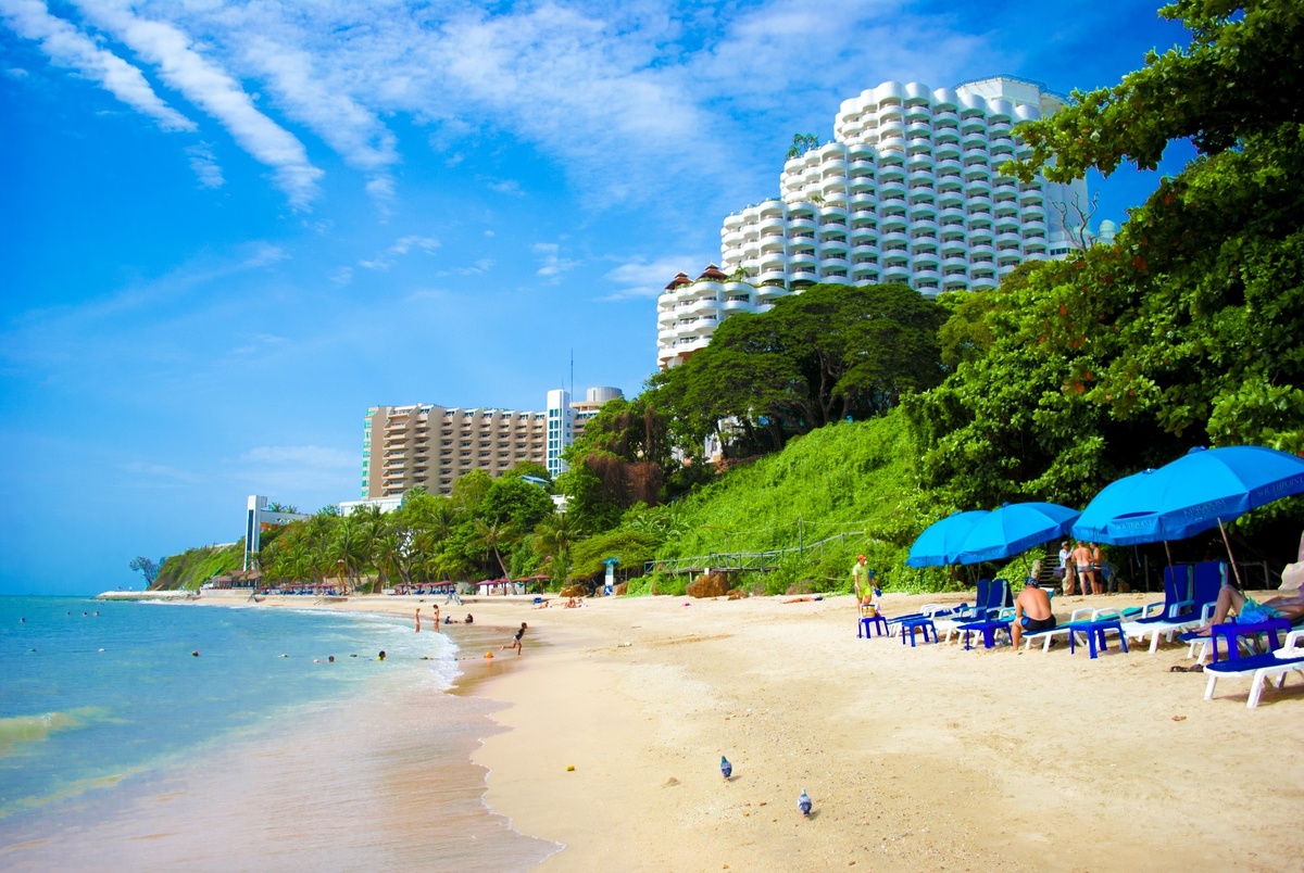 Пляж в Паттайе. Фото из Интернета. 