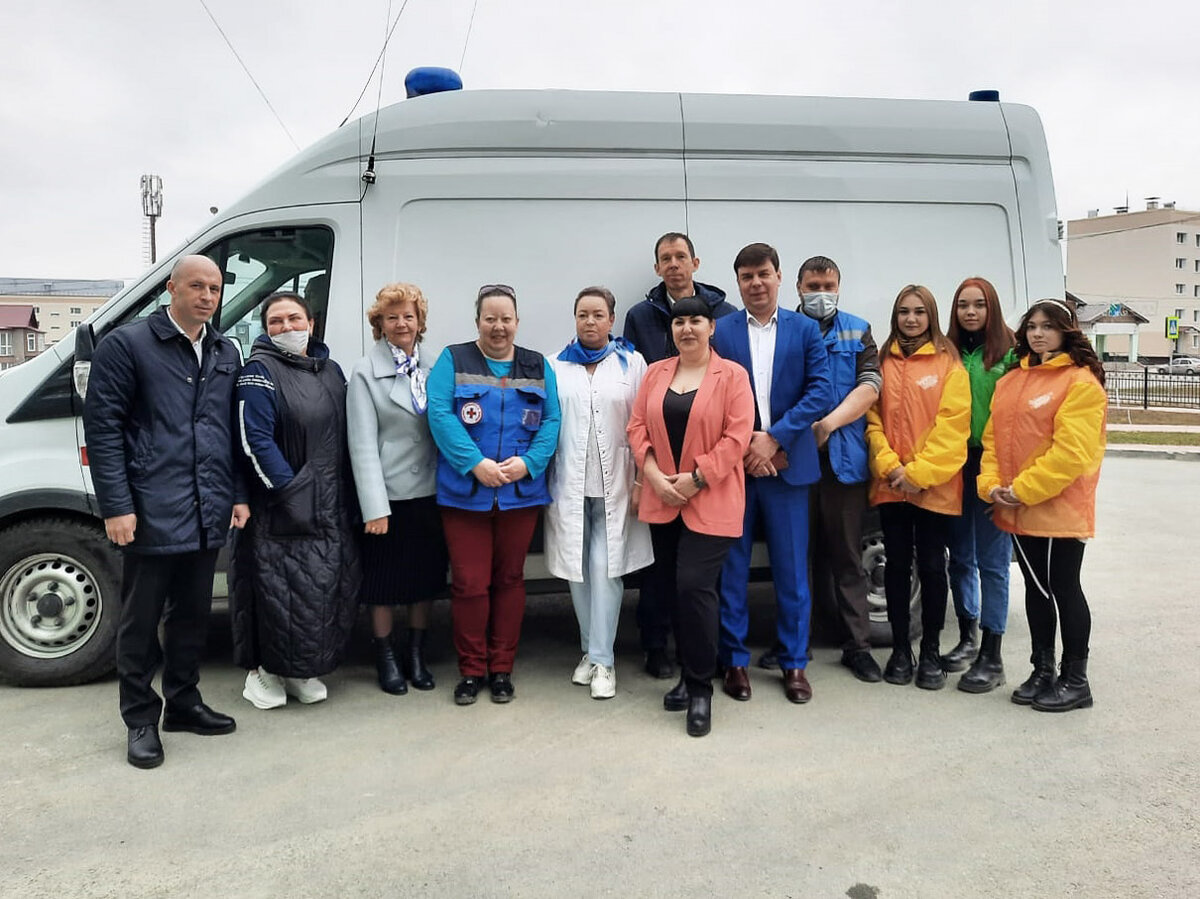 Долинских врачей скорой помощи поздравили с профессиональным праздником |  Долинская Правда | Дзен