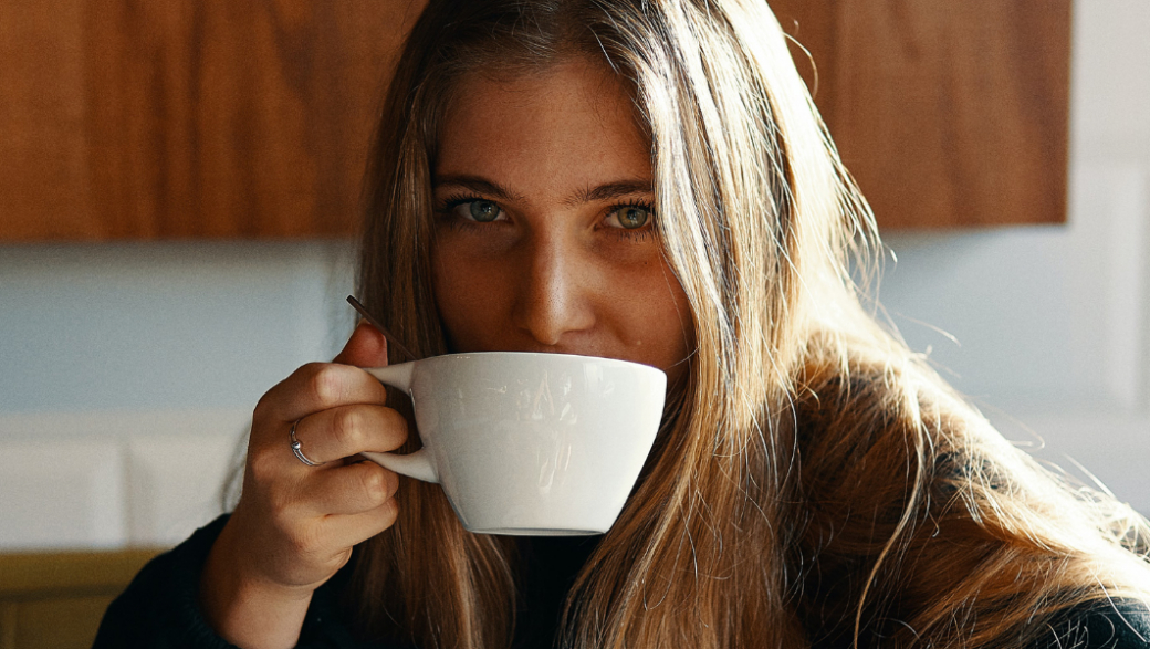 Кофе – незаменимый спутник утра,  помогающий взбодриться и встретить день с радостью и готовностью к новым  свершениям.