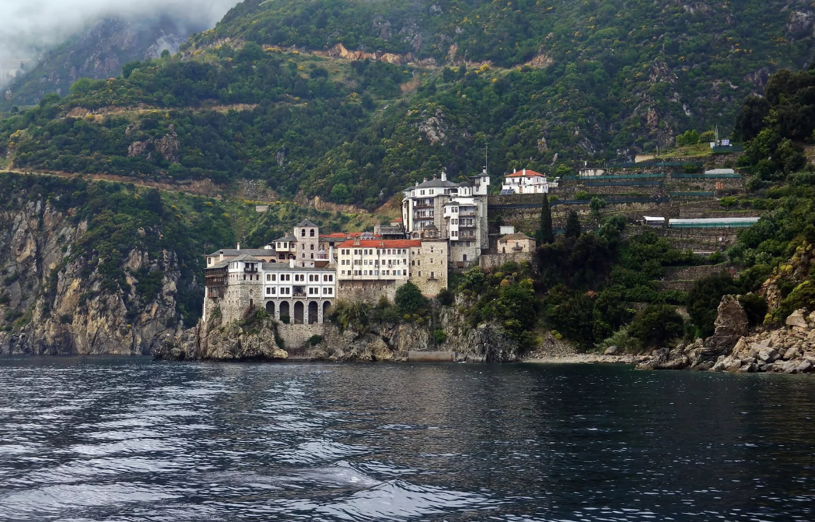 гора Афон (Святая  Гора). Вид с моря.