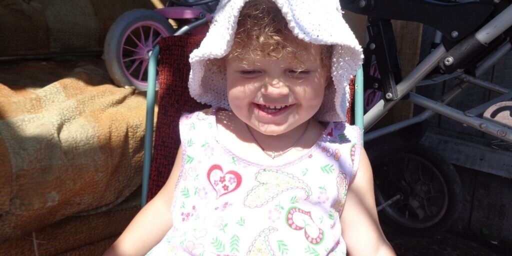 Ульяна и не подозревала тогда, что творится дома, пока она радуется и растёт)