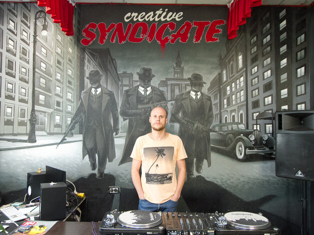 Евгений Мельников, один из создателей Hvala Claud. Автор фото: Игорь Черепанов. Источник: DK.RU