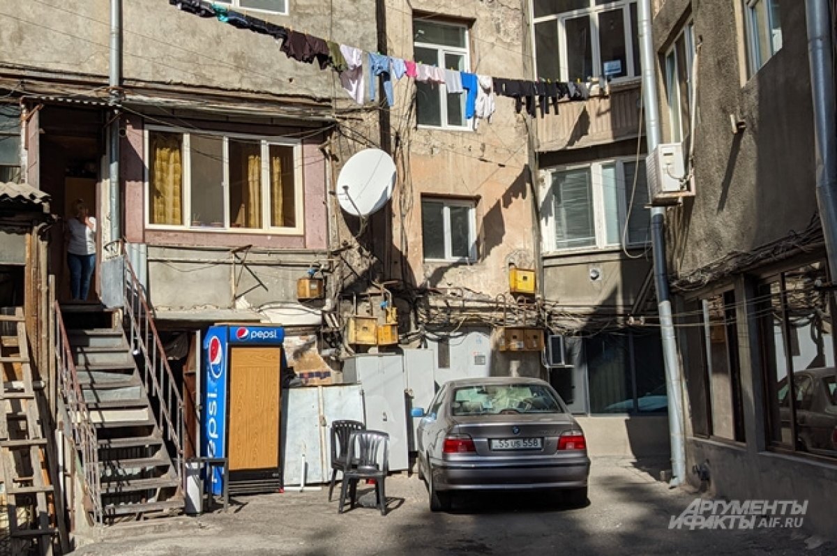    «Заревела, визжу в панике». Как живут граждане России, уехавшие в Армению?