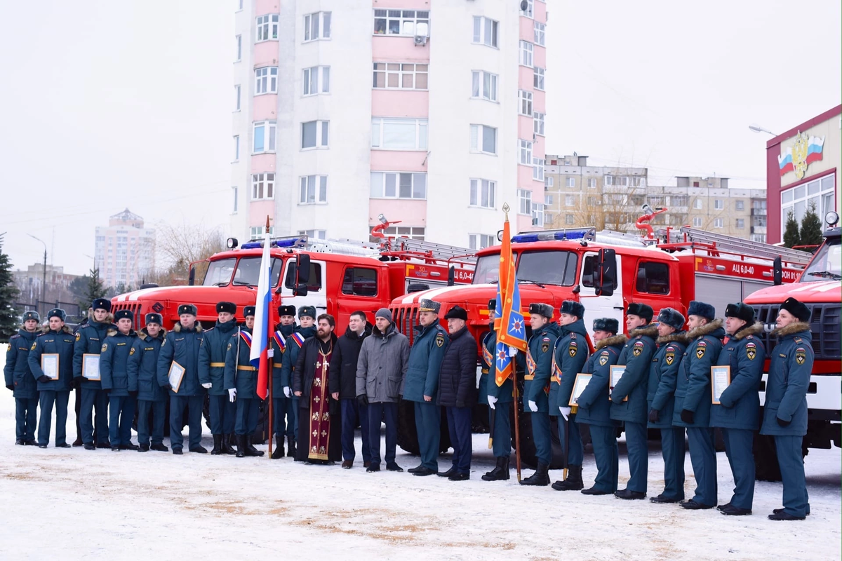 Техника МЧС. Автопарк МЧС. Пожарная машина. Орел МЧС.