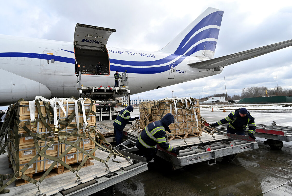     Военная помощь Киеву со стороны Вашингтона / AFP / Sergei SUPINSKY