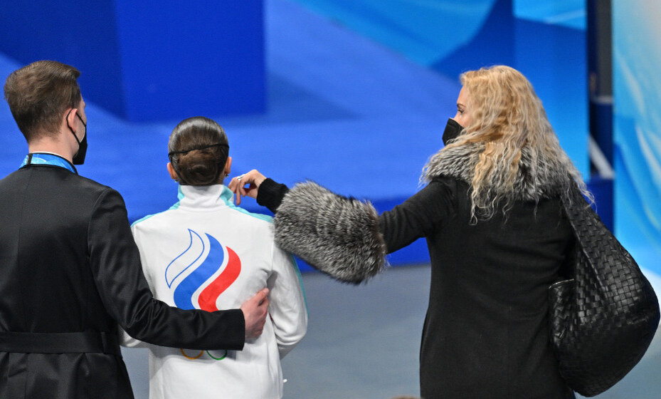    Камила Валиева впервые после Олимпиады будет соревноваться. Большинство плакатов на арене посвящены ей. Фото: Global Look Press