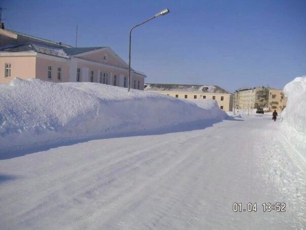 ДОФ в Белушке. Рядом фонарь)