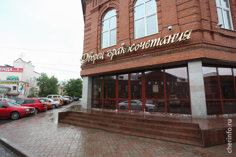    Самой молодой невесте было 15 лет. Об этом cherinfo рассказала начальник отдела ЗАГС № 2 управления ЗАГС Вологодской области Наталия Лазарева.